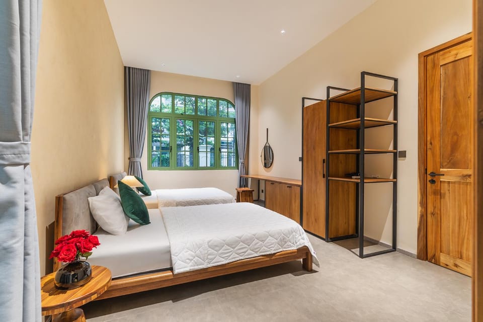 Bed, Photo of the whole room, Bedroom, towels, wardrobe