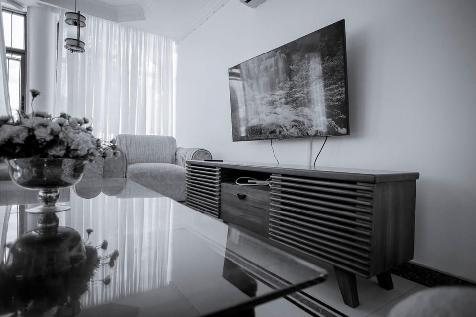 TV and multimedia, Seating area, Pool view, Sea view