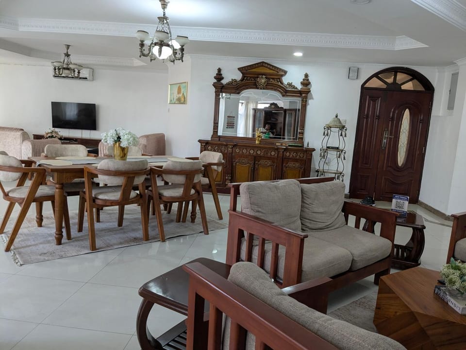Communal lounge/ TV room, TV and multimedia, Living room, Decorative detail, Seating area, Dining area, Evening entertainment, Landmark view, Pool view, Sea view, internet, air conditioner