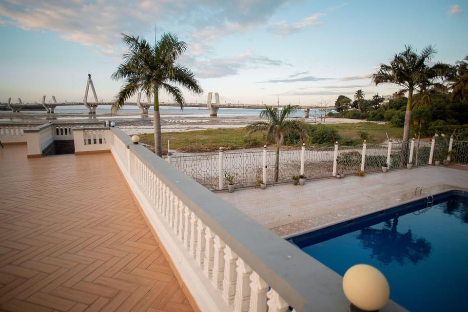 Day, Natural landscape, View (from property/room), Balcony/Terrace, Pool view, Sea view, Swimming pool
