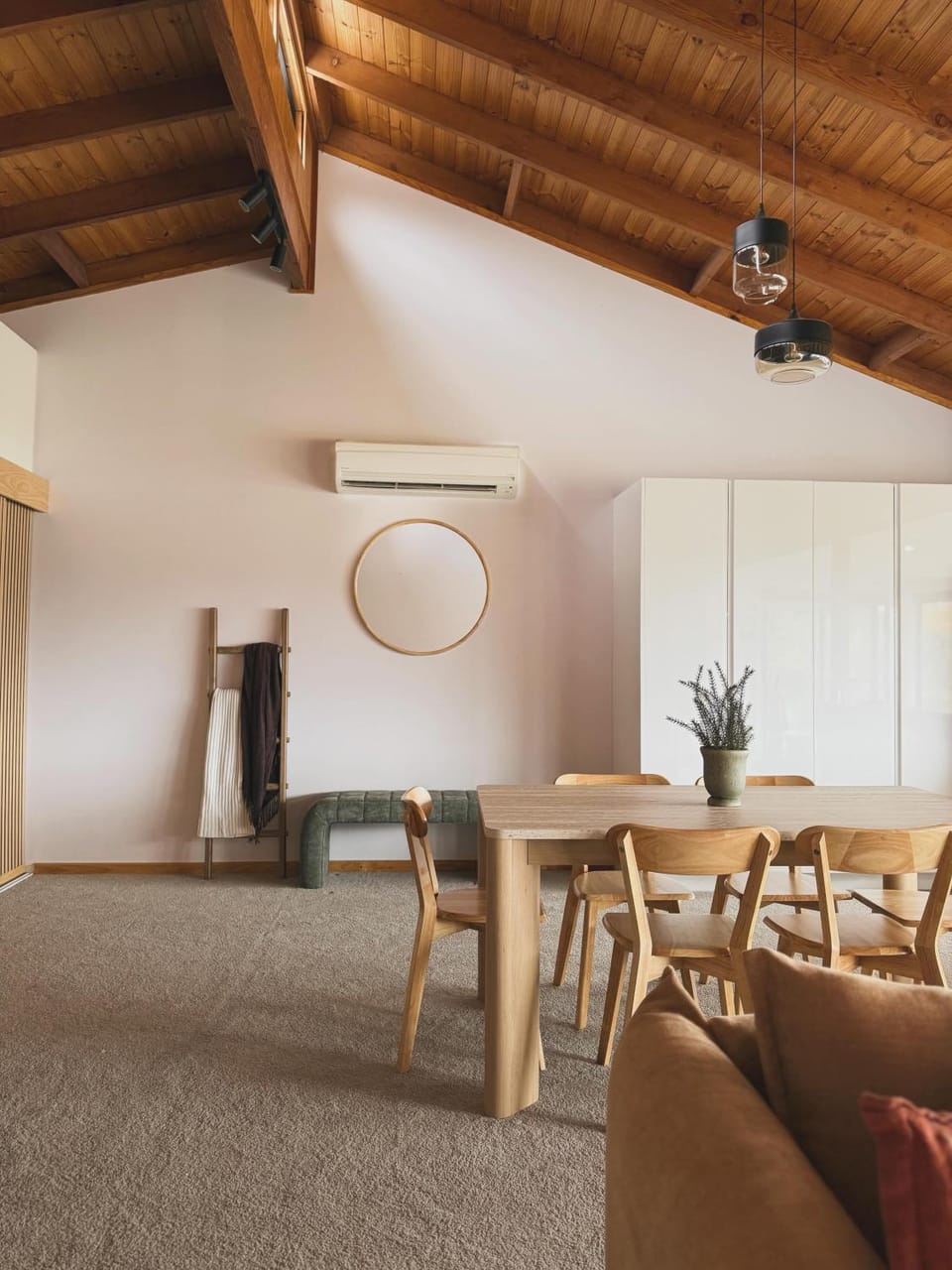 Living room, Seating area, Dining area, air conditioner