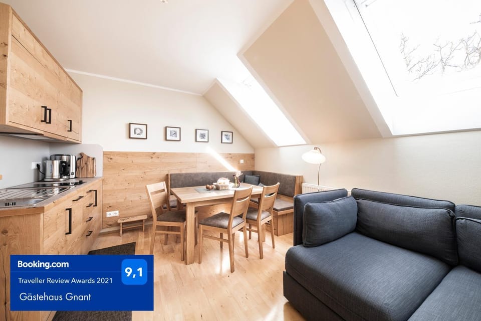 Living room, Certificate/Award