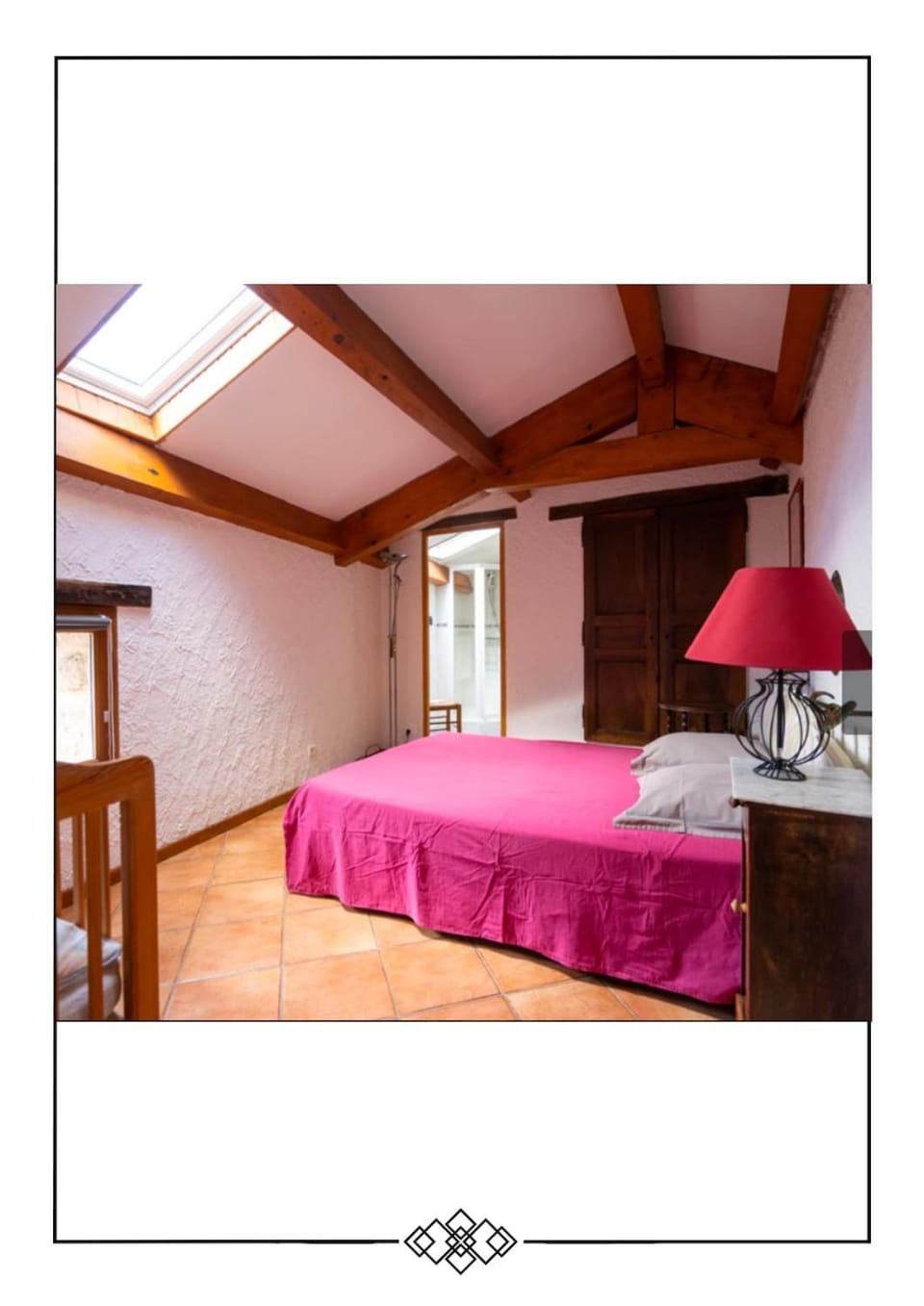 Property building, Photo of the whole room, Bedroom