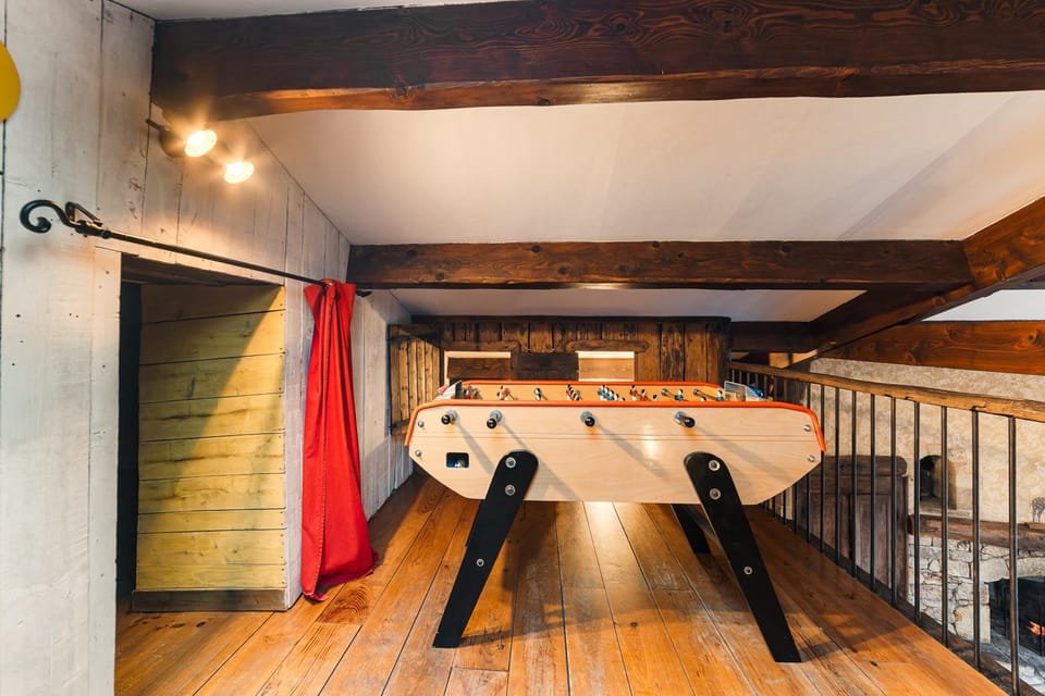 Game Room, Game Room