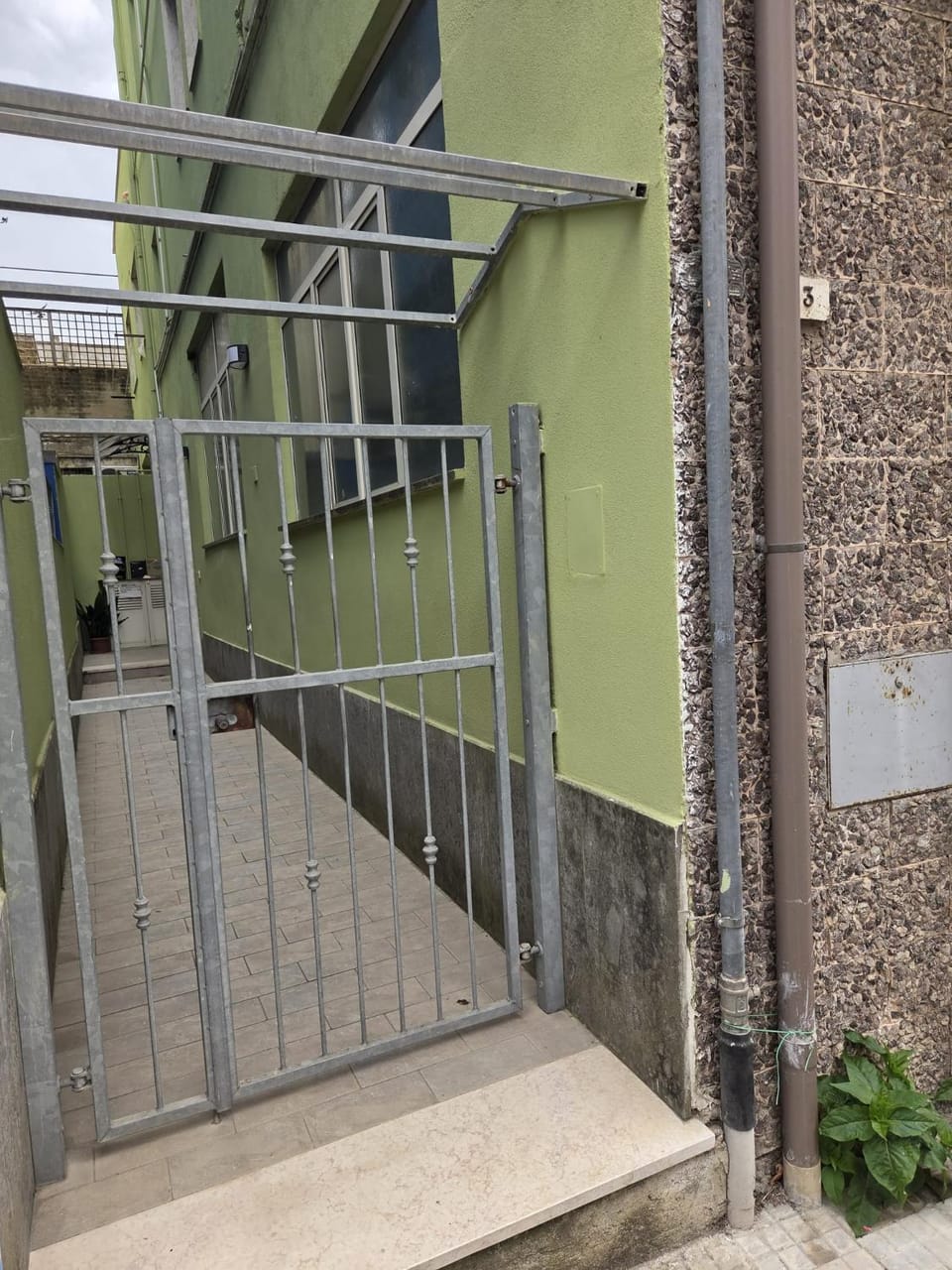 Facade/entrance