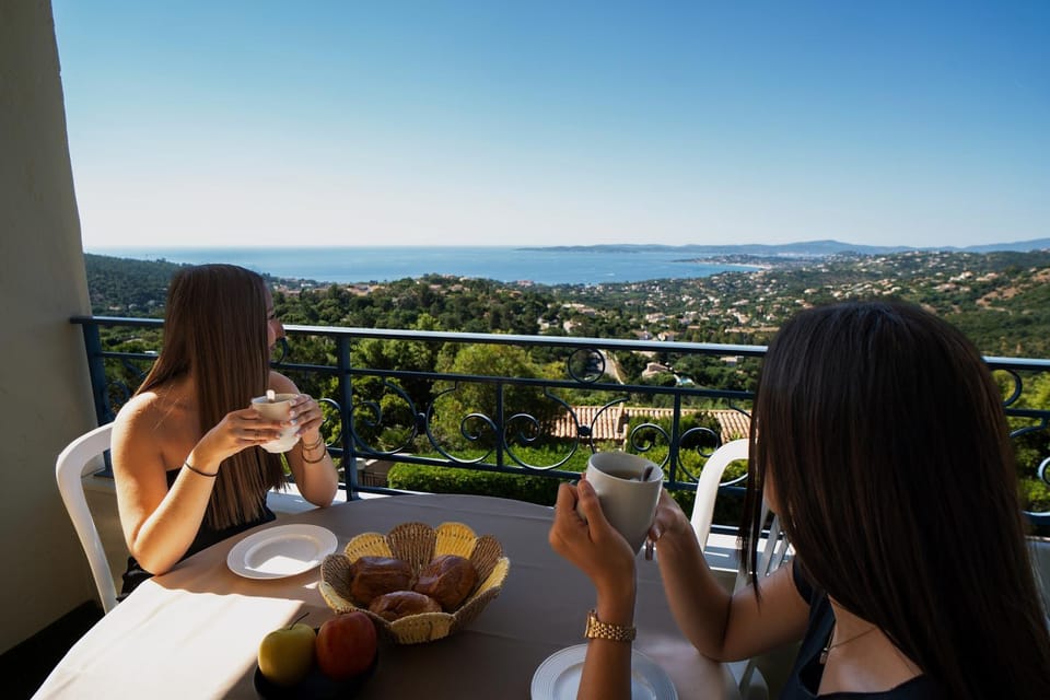Le Balcon Bleu Sea View Gulf of Saint-Tropez Apartment in Sainte-Maxime