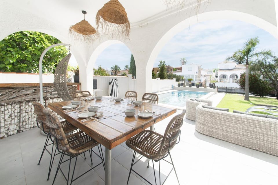 Patio, Pool view, Swimming pool