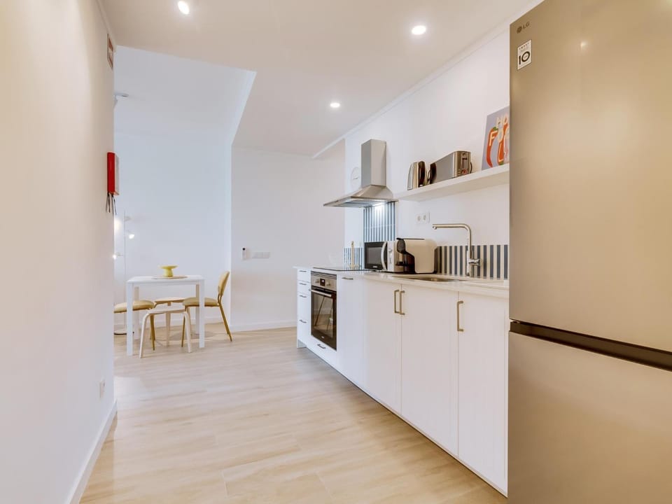 Kitchen or kitchenette, Dining area, dishwasher, oven, stove, toaster