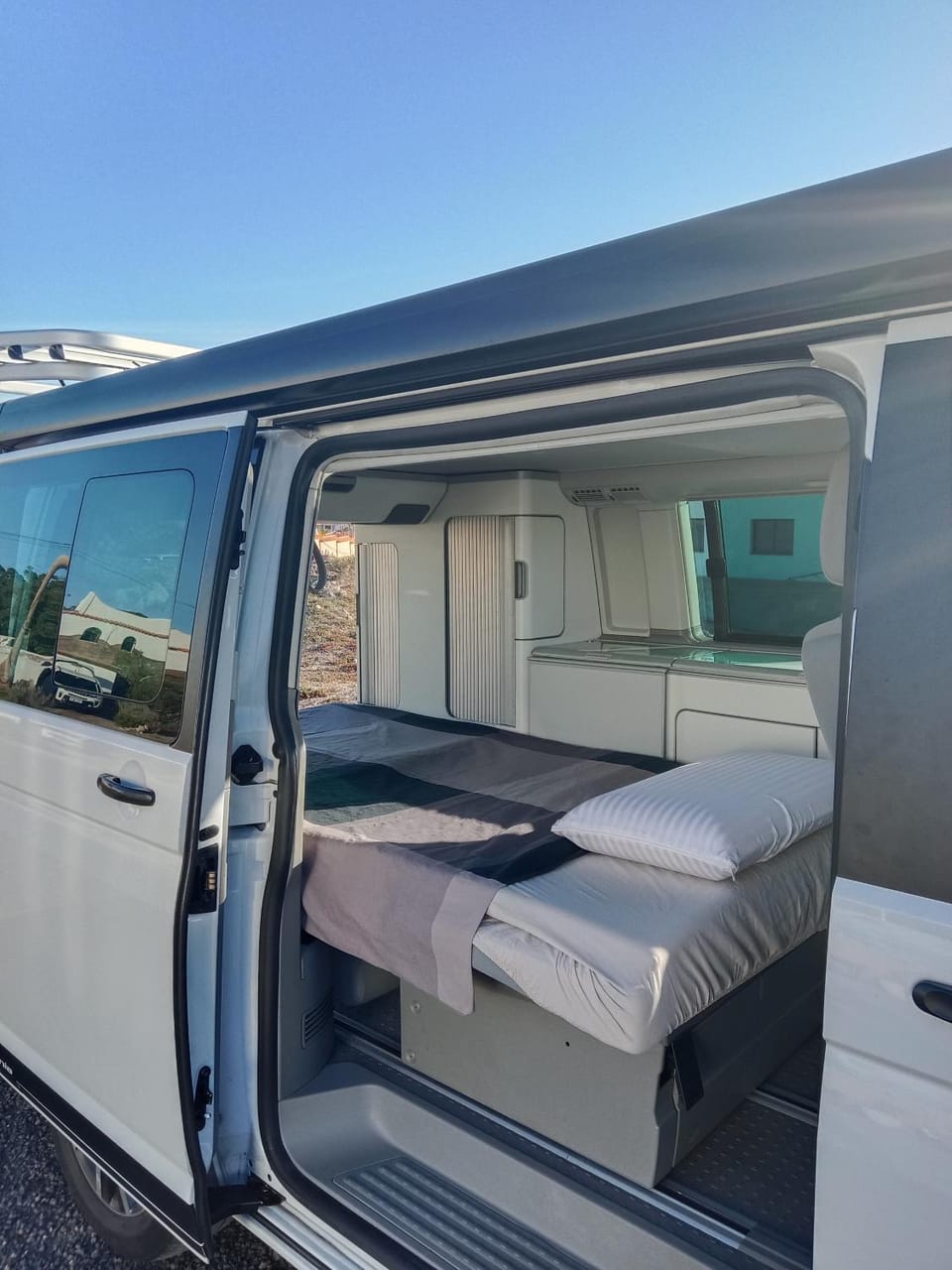 Nomad Campers VW California Luxury tent in Abona