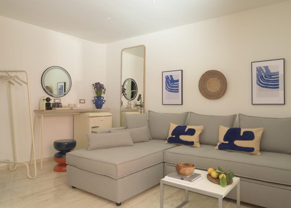 Living room, Seating area