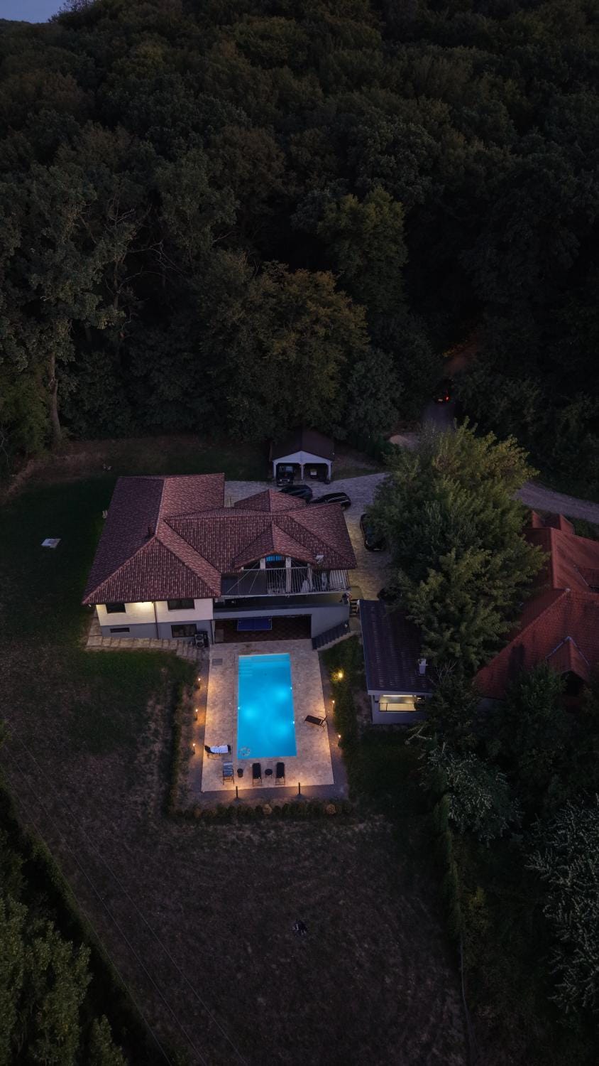 Breite Privée Forest and Pool Retreat Villa in Romania