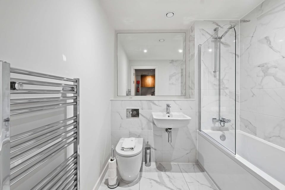 Modern 1 Bed Apartment in Birmingham - Sleeps 3 Apartment in Birmingham