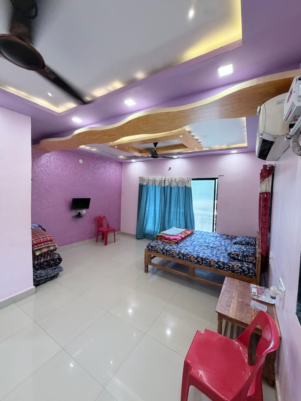 Aarya Holidays Home Bed and Breakfast in Maharashtra