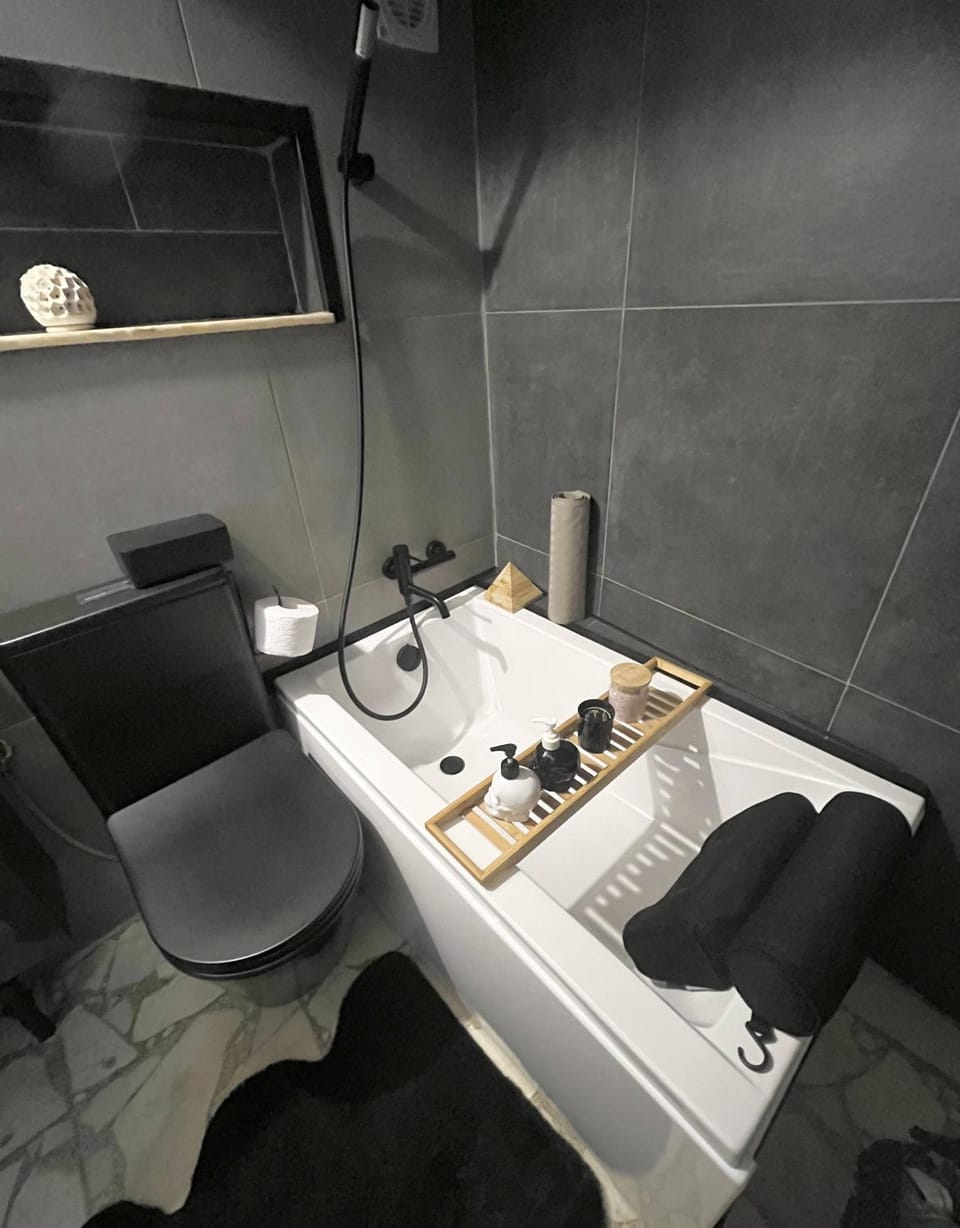 Bathroom, Bath