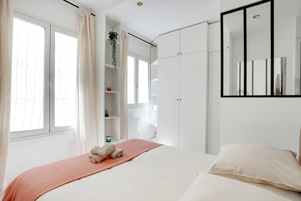 Bed, Photo of the whole room, Bedroom, wardrobe