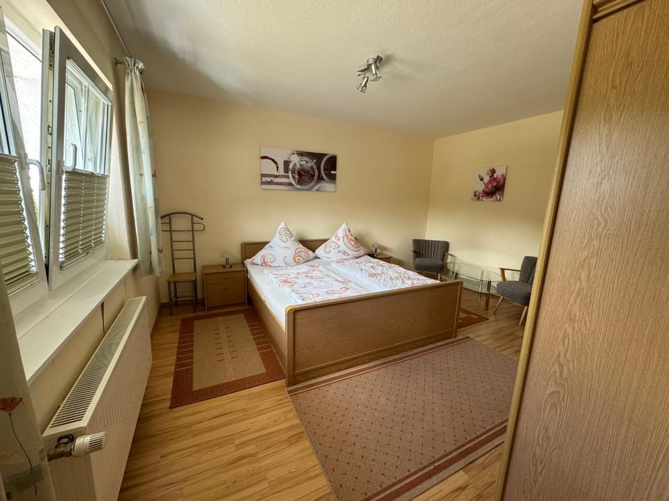 Seating area, Bedroom