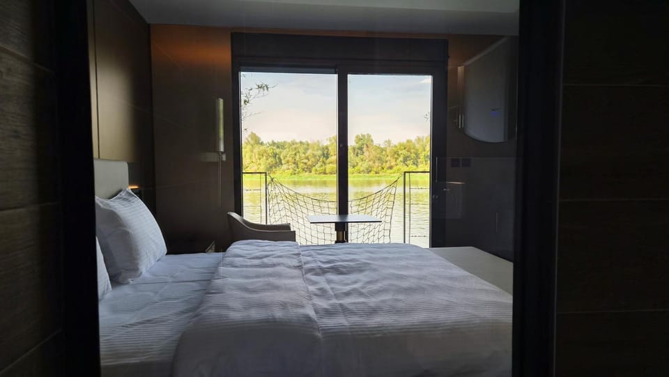 Boatel Charlie LUX Apartment in Belgrade