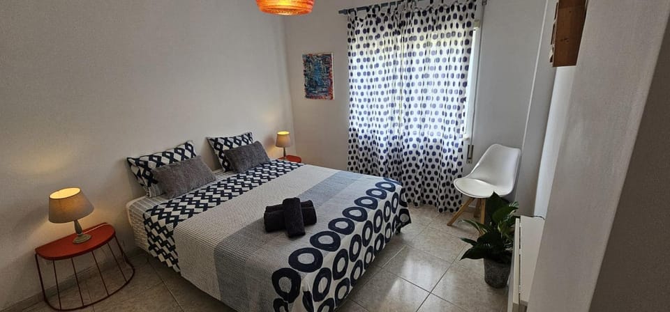 Double bedroom with private bathroom by Lagos Harbour Vacation rental in Lagos