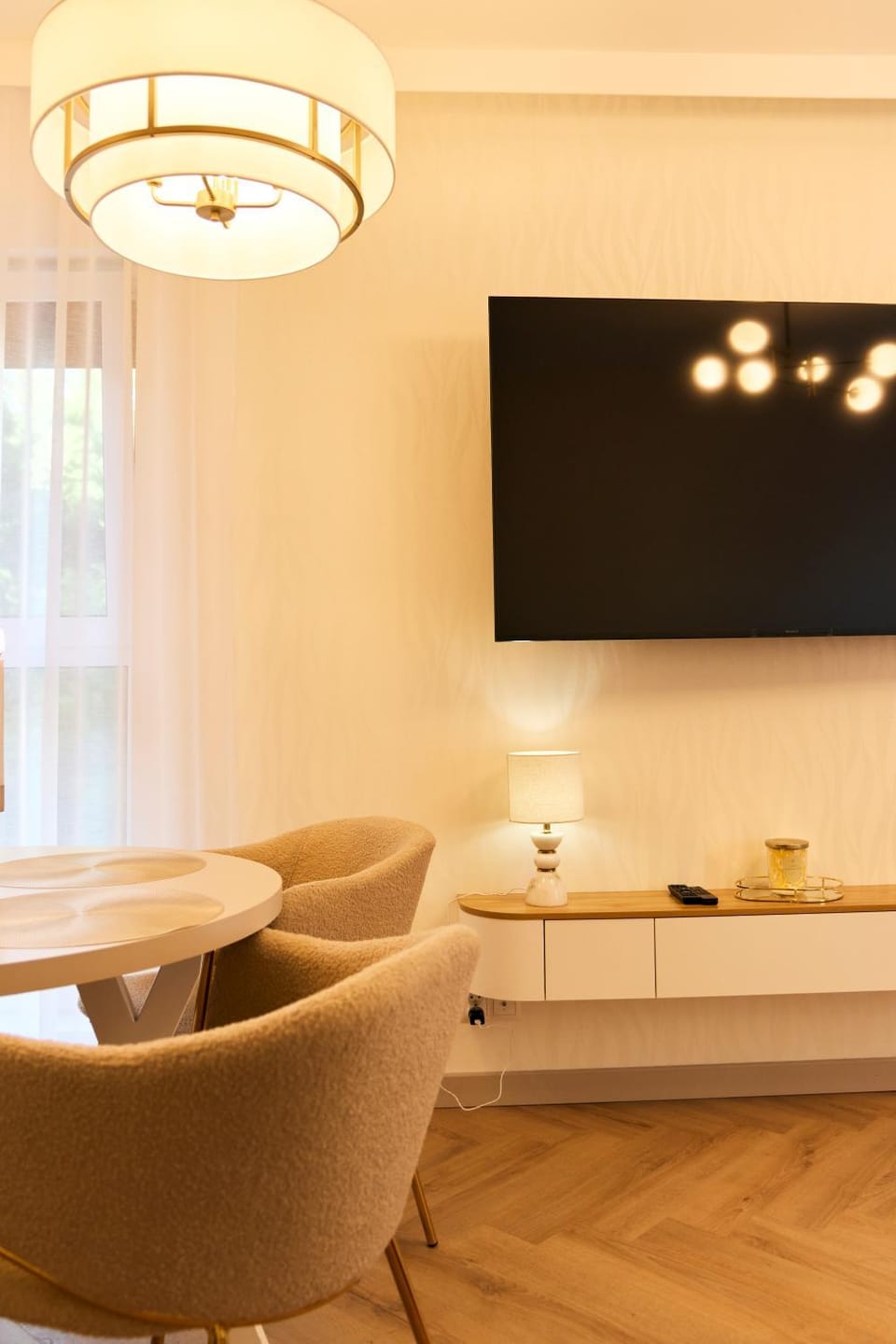 TV and multimedia, Living room, Seating area