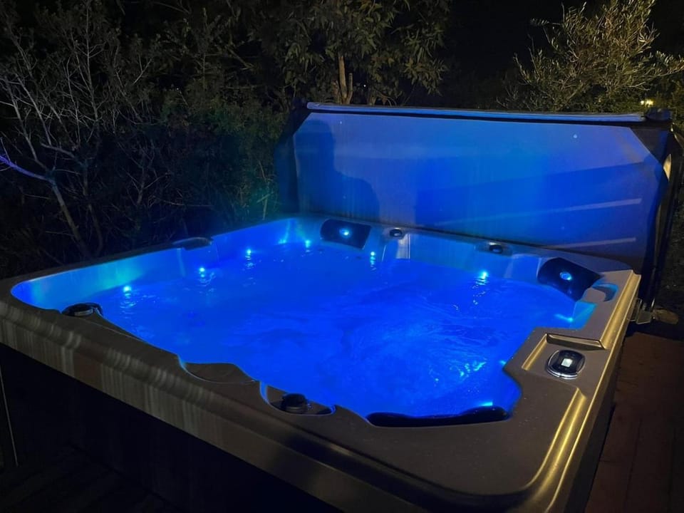 Kedem Mountain - Pool and Hot Tub in the Desert House in South District