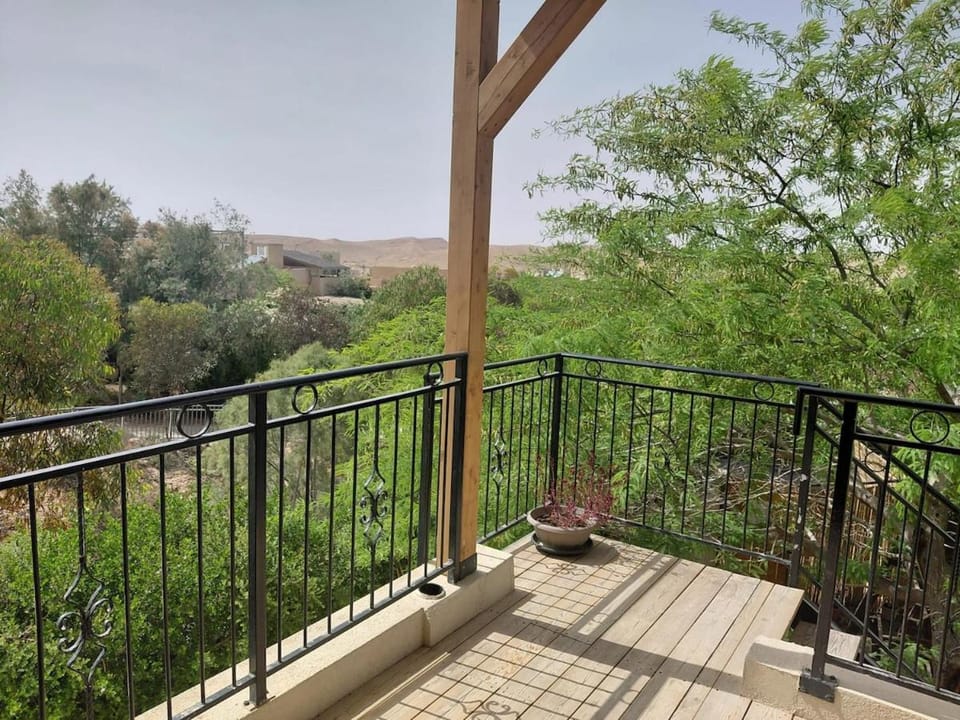 Kedem Mountain - Pool and Hot Tub in the Desert House in South District