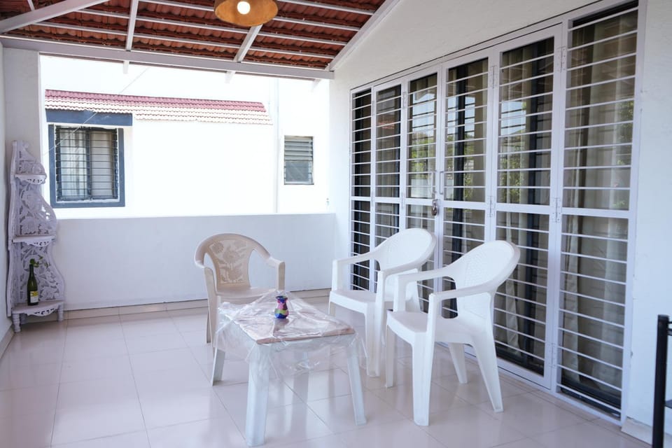 Patio, Balcony/Terrace, Seating area