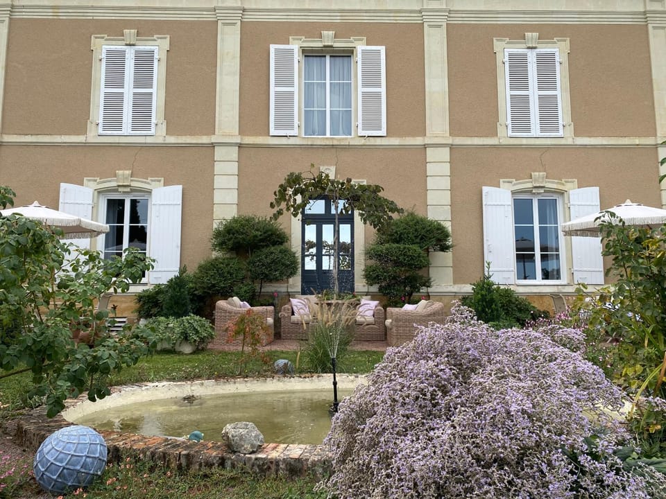 Property building, Day, Garden, Garden view