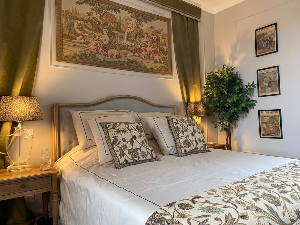 Bed, Bedroom