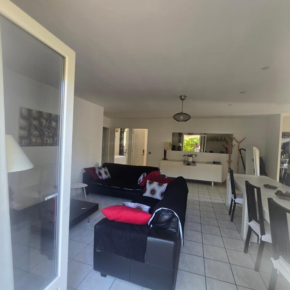 Living room, Dining area