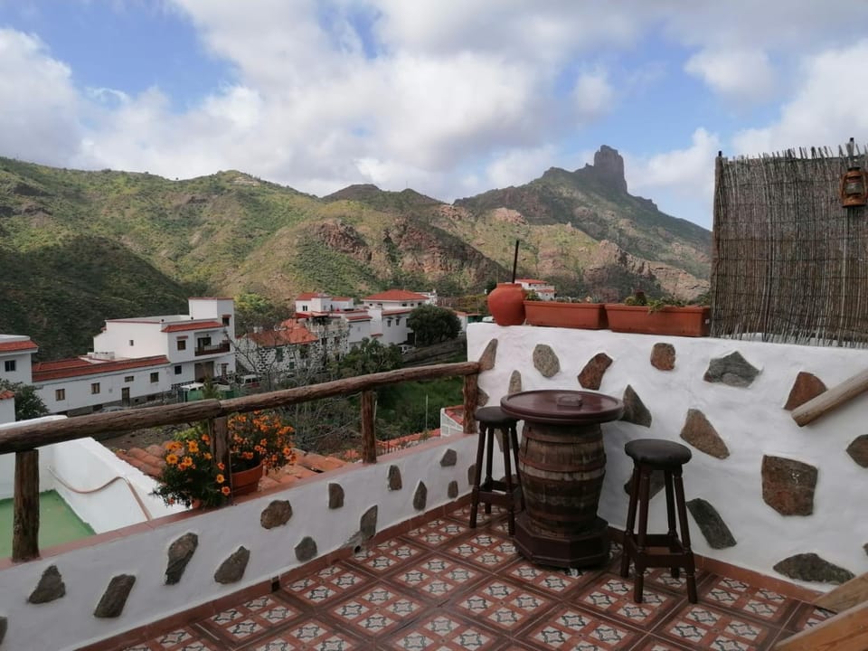Balcony/Terrace, Mountain view