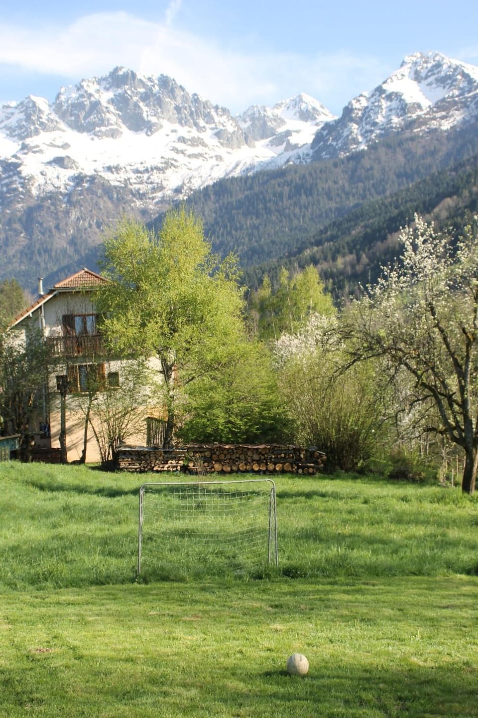 Appartement dans chalet à la montagne Apartment in Auvergne-Rhône-Alpes