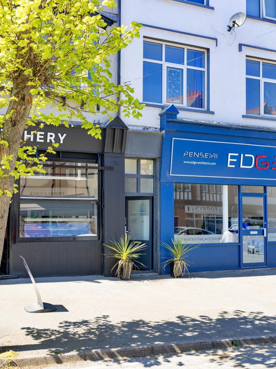 Property building, Facade/entrance, Off site