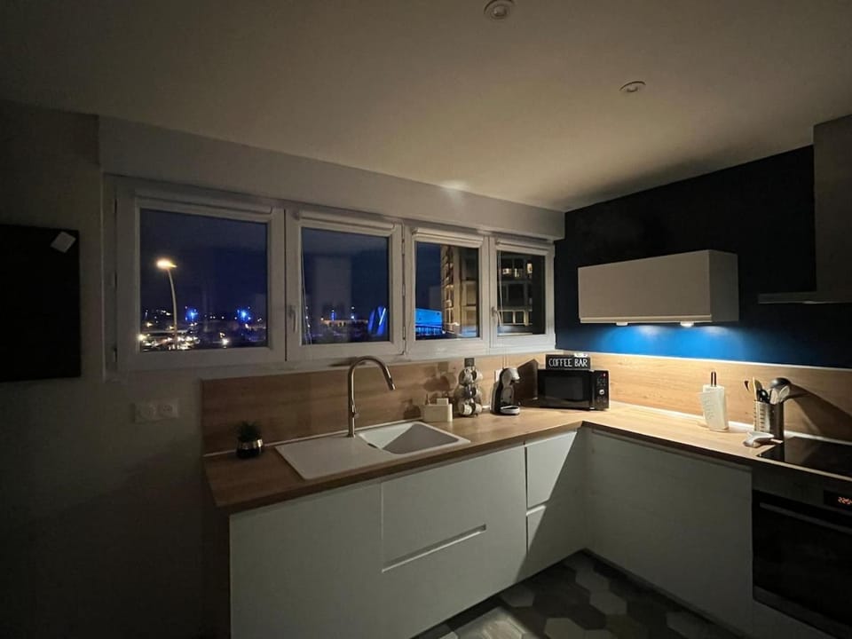 Kitchen or kitchenette