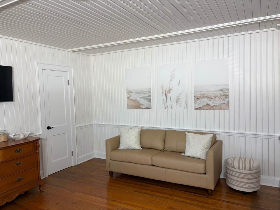 02-Sandbar Suite at The Castle Inn Bed and Breakfast in Ocracoke Island