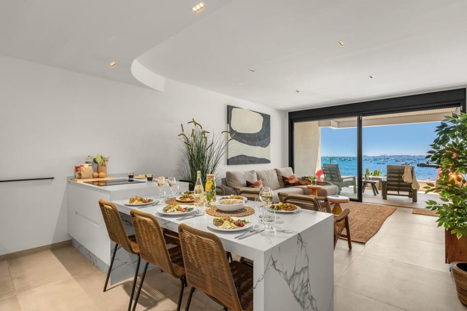Living room, Dining area