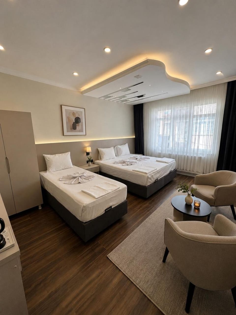 Bed, Photo of the whole room, Seating area, Bedroom, towels