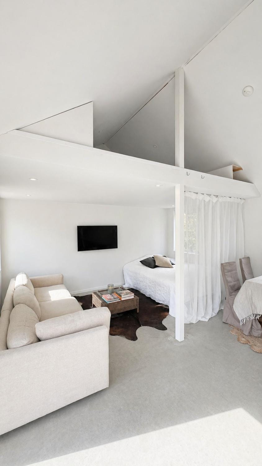 Communal lounge/ TV room, Living room, Bedroom