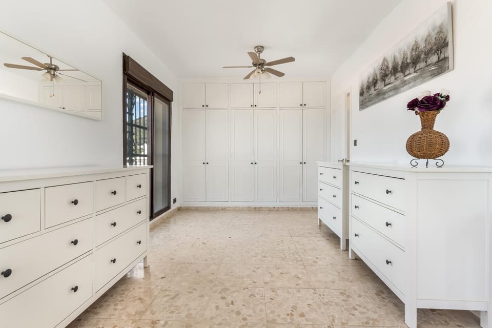 Bedroom, wardrobe