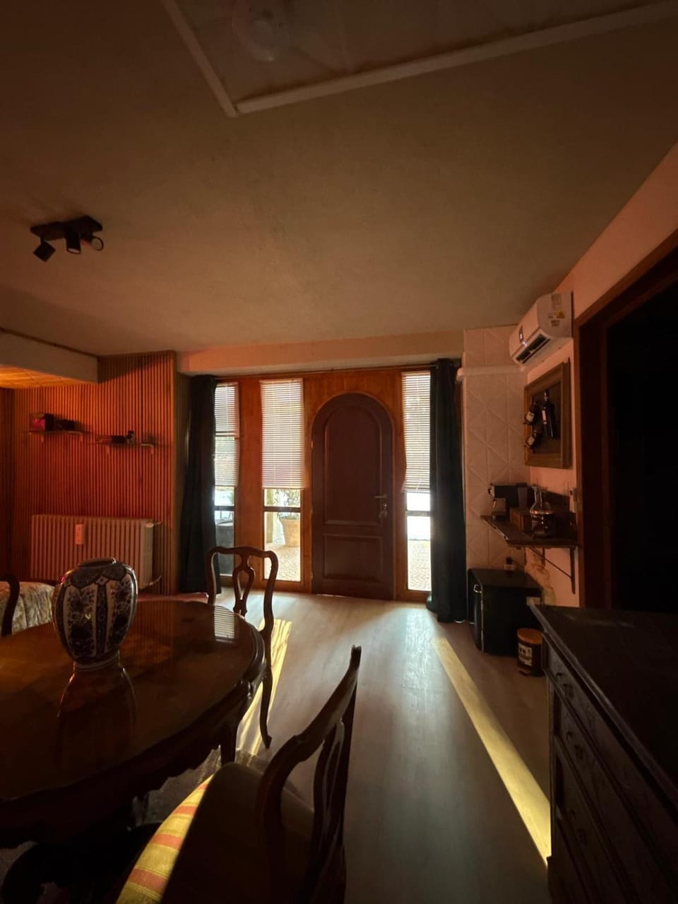 Living room, Seating area, Dining area, minibar