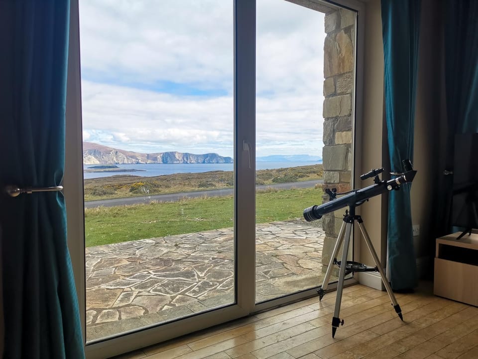 View (from property/room), Living room, Mountain view, Sea view