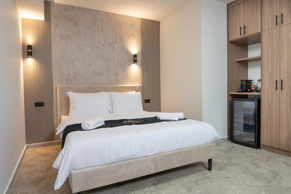 Bed, Kitchen or kitchenette, Photo of the whole room, towels, wardrobe