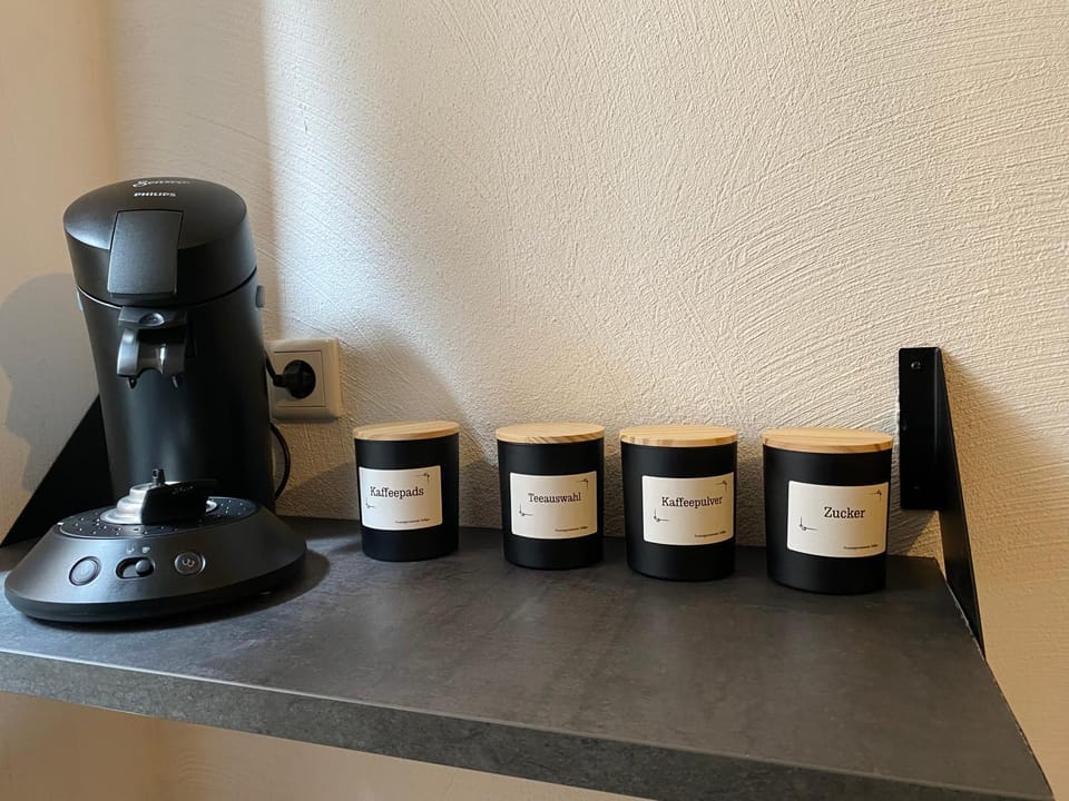 Coffee/tea facilities, kitchen