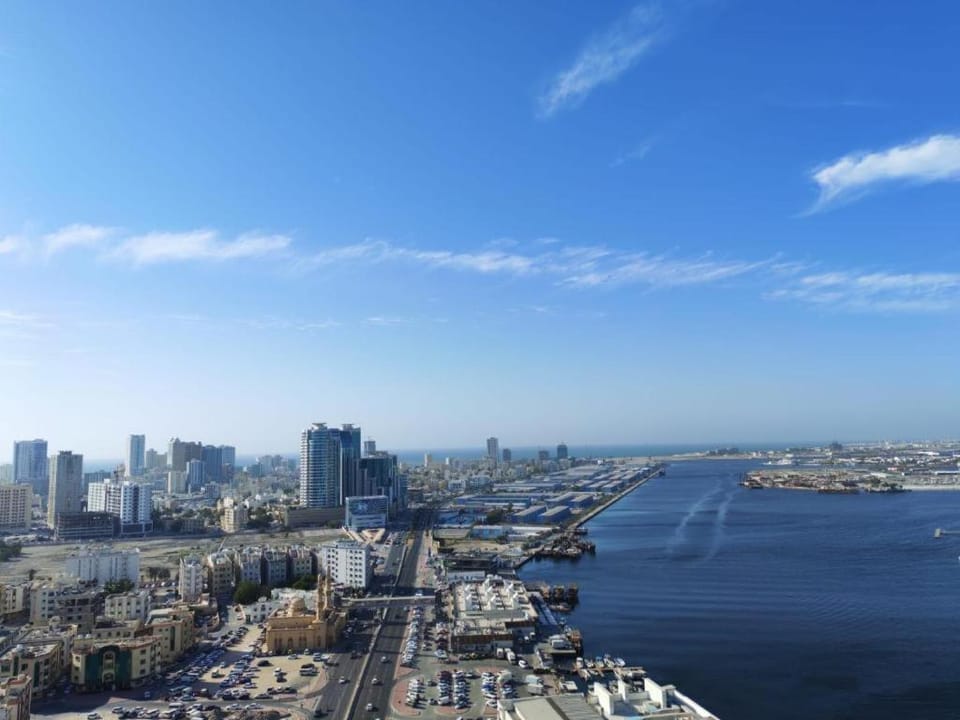 City view, Sea view