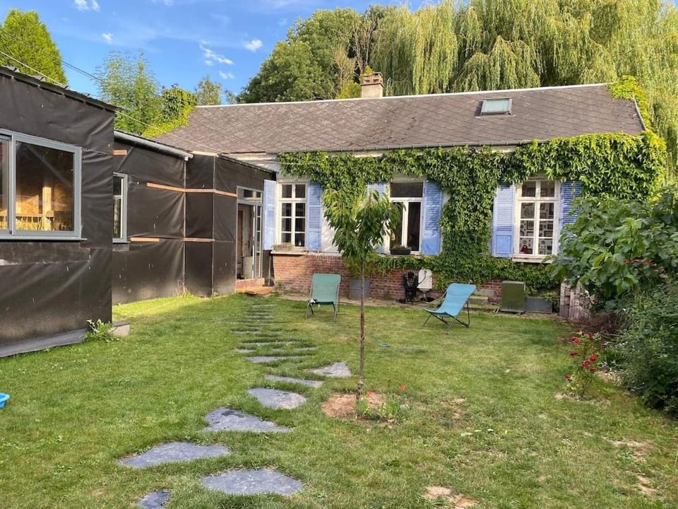 Maison sous le signe de l'art et de la verdure House in Hauts-de-France