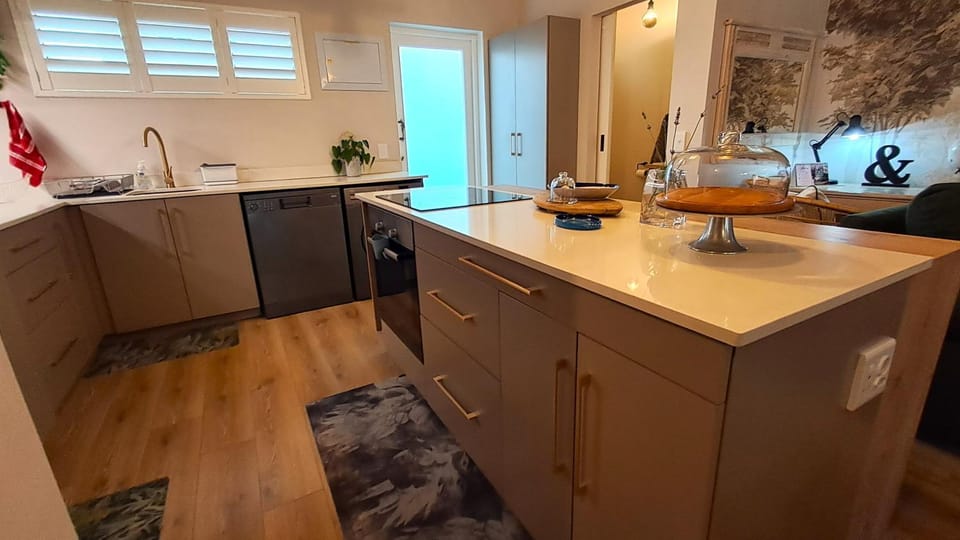 dishwasher, microwave, oven, stove, kitchen