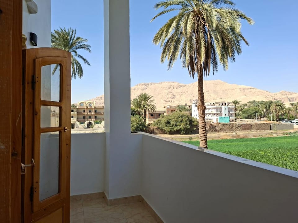 Balcony/Terrace, Landmark view, Mountain view
