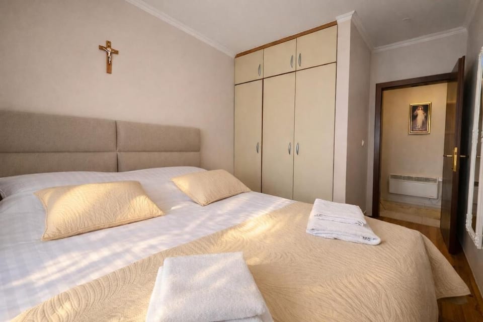 Međugorje Stay near Church & Apparition Hill Path Apartment in Federation of Bosnia and Herzegovina