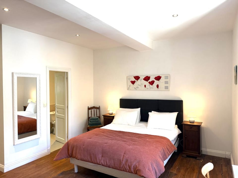 Bed, Decorative detail, Bedroom