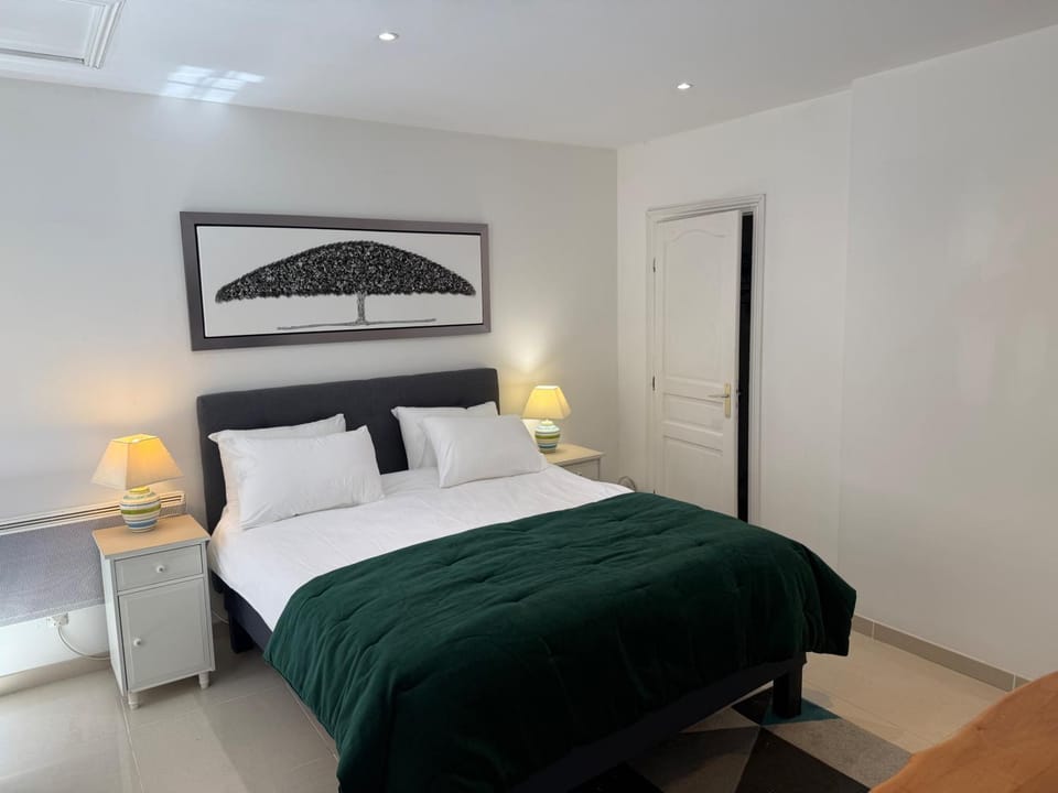 Bed, Decorative detail, Bedroom