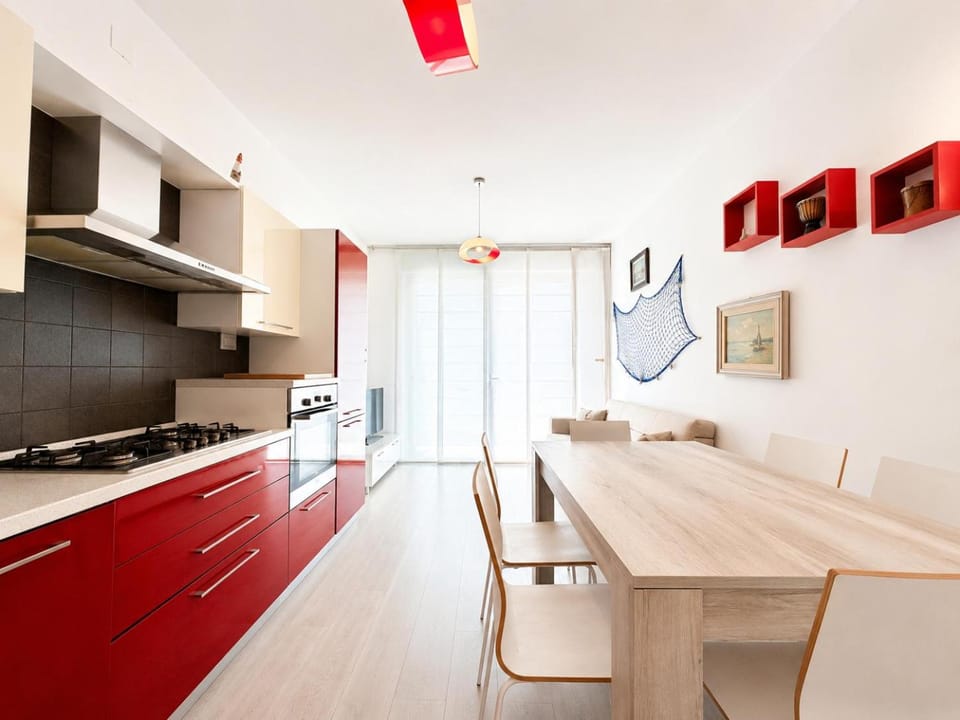 Seating area, Dining area, kitchen